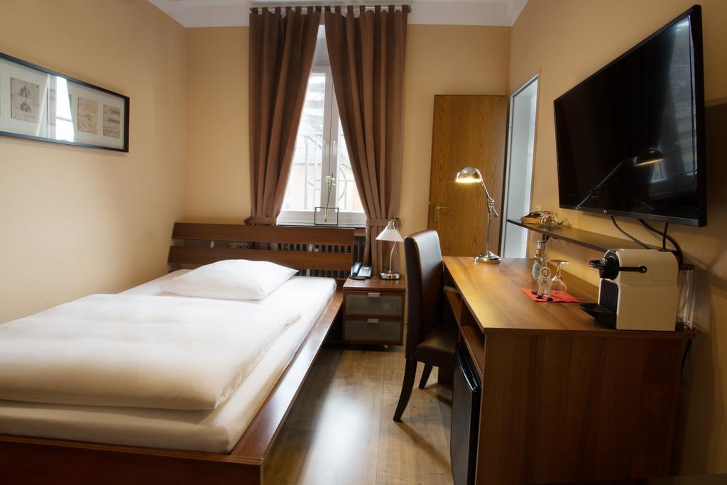 Stadthotel Juelich Buitenkant foto